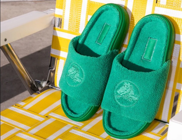 Летняя коллекция сланцев и вьетнамок Crocs – новые материалы, геометрический рельеф, высокая платформа