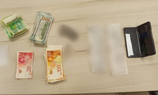 Совершили ограбление в квартире, где спала хозяйка
