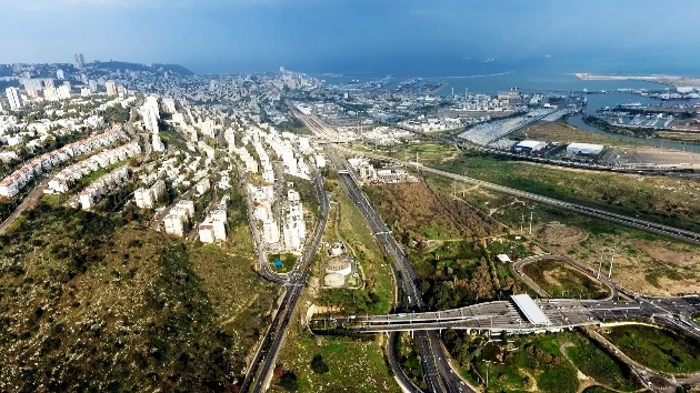 Обратите внимание! Сегодня несколько раз перекрывают важное шоссе в Хайфе