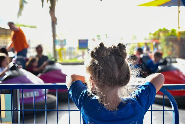 6-летняя Майя пошла в первый класс, но возвращаться после уроков ей пока некуда