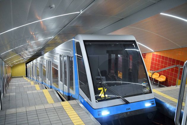 Хайфское метро бьёт рекорды и будет "круголсуточно" перевозить пассажиров
