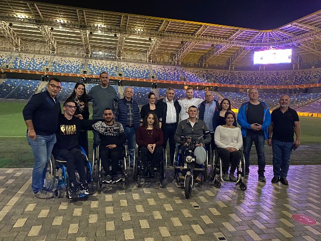 Паралимпийские чемпионы и призёры на стадионе имени Сами Офера