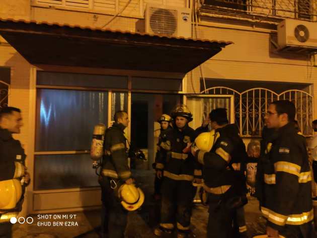 Пожар в жилом здании в Неве-Шаанане