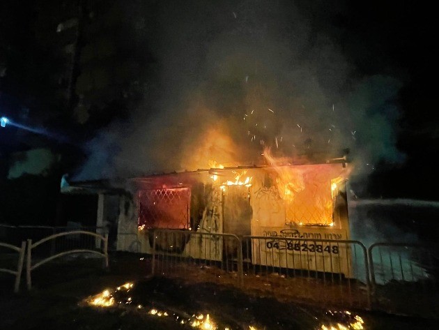 На главной площади Кирьят-Элиэзера произошёл пожар