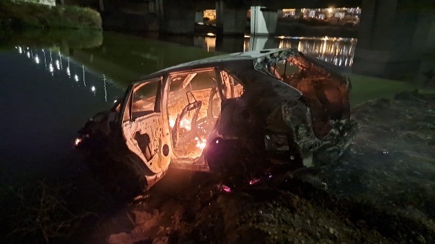 На берегу реки Кишон сожгли автомобиль