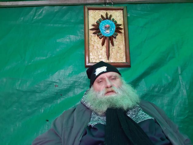 Скандал с распятым Рональдом не утихает: Санта-Клаус начал голодовку рядом с музеем